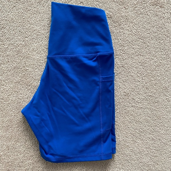 Colorfulkoala Essential Leggings w/Pockets 6” Inseam - Picture 4 of 5